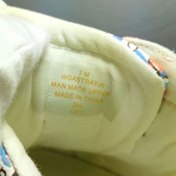 Guess Astray Multi Floral Sneaker Shoes Floral Alphabet Pattern Womans 7........ - Picture 3 of 14